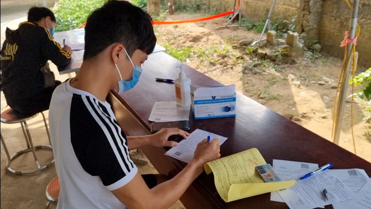 Người dân vào tỉnh phải thực hiện khai báo y tế tại các Chốt kiểm soát dịch và địa phương nơi đến, lưu trú.